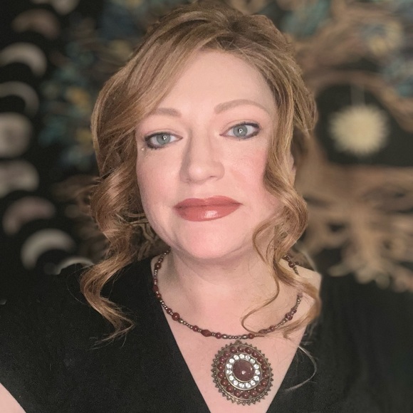 Meet your Posher, Jennifer - Picture 9 of 12